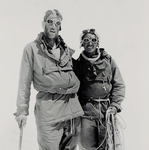 Edmund Hillarry und Tenzing Norgay in Lager IV nach der Besteigung des Everest; Foto: Alfred Gregory 1953