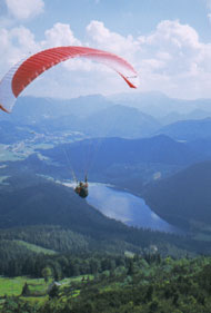 Paraglider über dem Erlaufsee